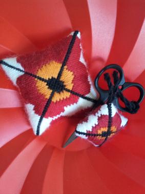 FLOWER PIN CUSHION & SCISSOR FOB - Designatus