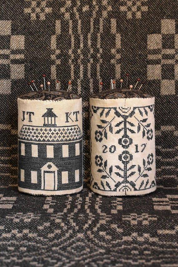SCHOOLHOUSE COVERLET PIN DRUM - Heartstring Samplery