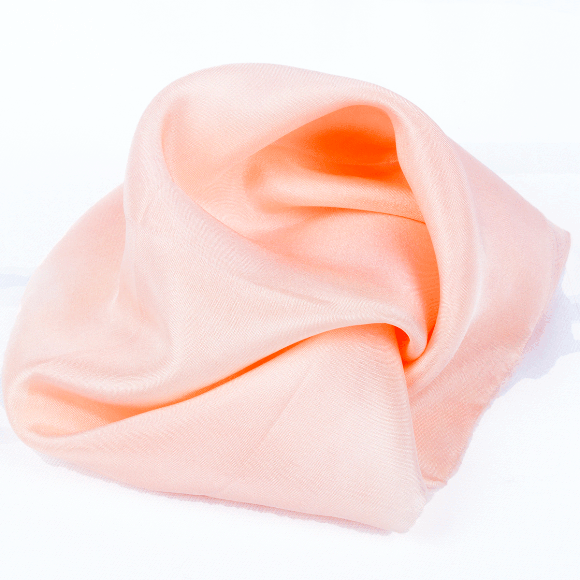 Colourstreams Silk Thread - Ophir - 15m hank - Apricot Blush
