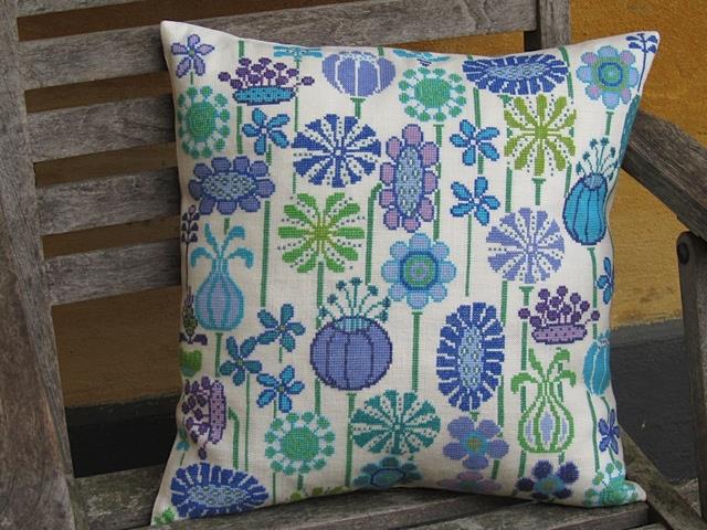 BLUE FLORAL - Danish Handcraft Guild