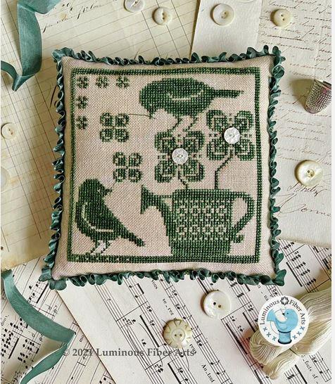GATHERING CLOVER by Luminous Fiber Arts