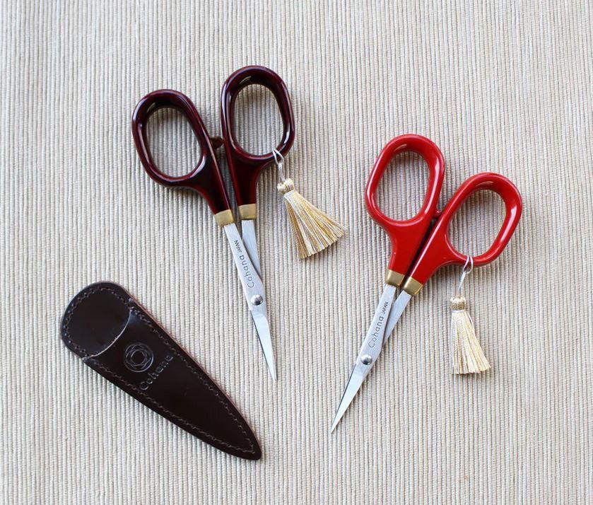 COHANA SMALL SCISSORS WITH LACQUER HANDLES AND GOLD TRIM