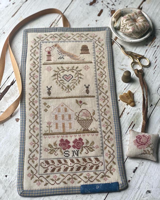 BEES & BIRDS SEWING ROLL - Stacy Nash Designs