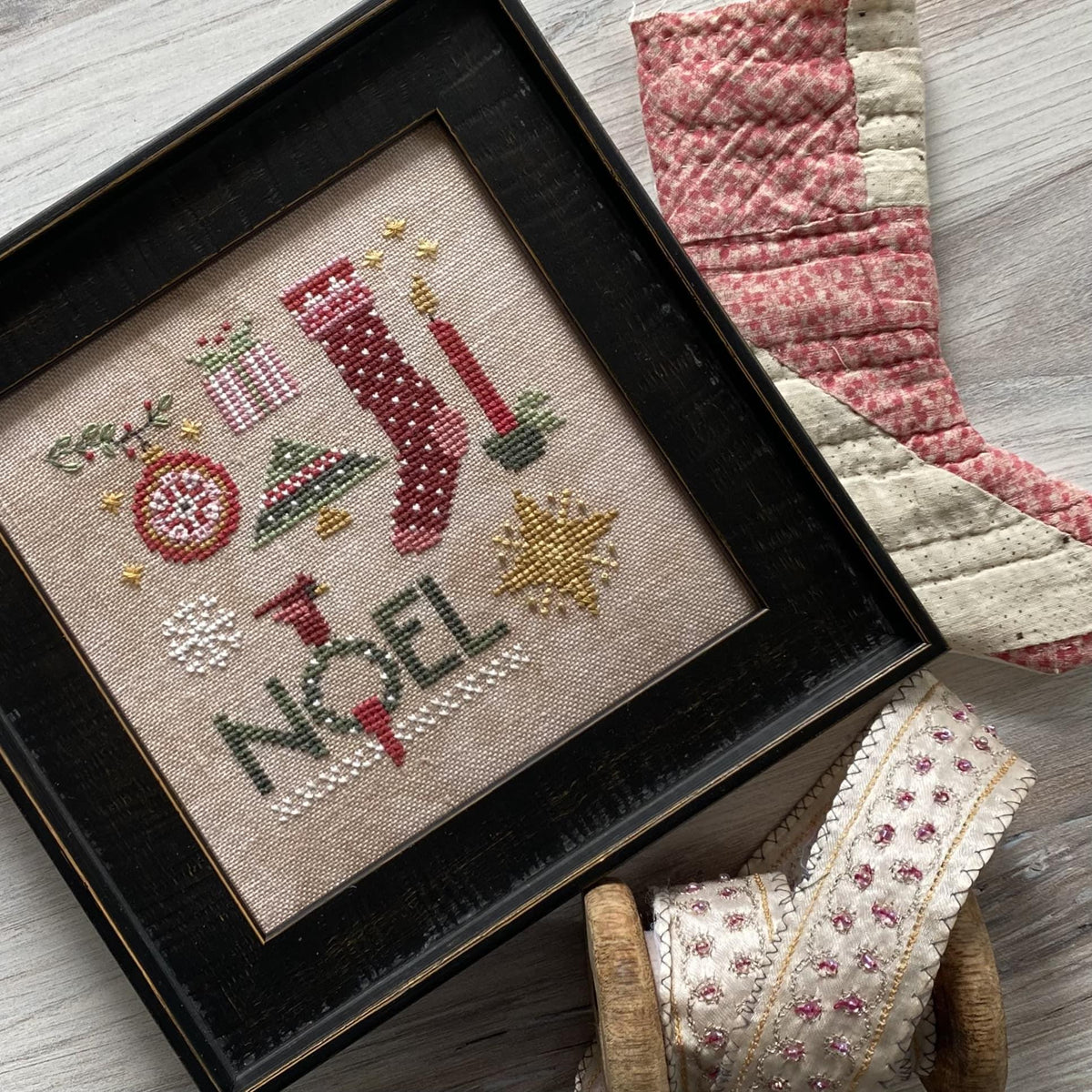 DOODLES - CHRISTMAS by Heart in Hand Needleart