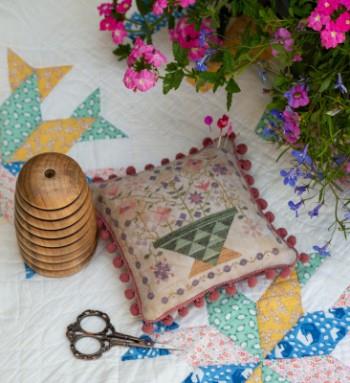 BETSY'S SUMMER BASKET - Pansy Patch Quilts and Stitchery