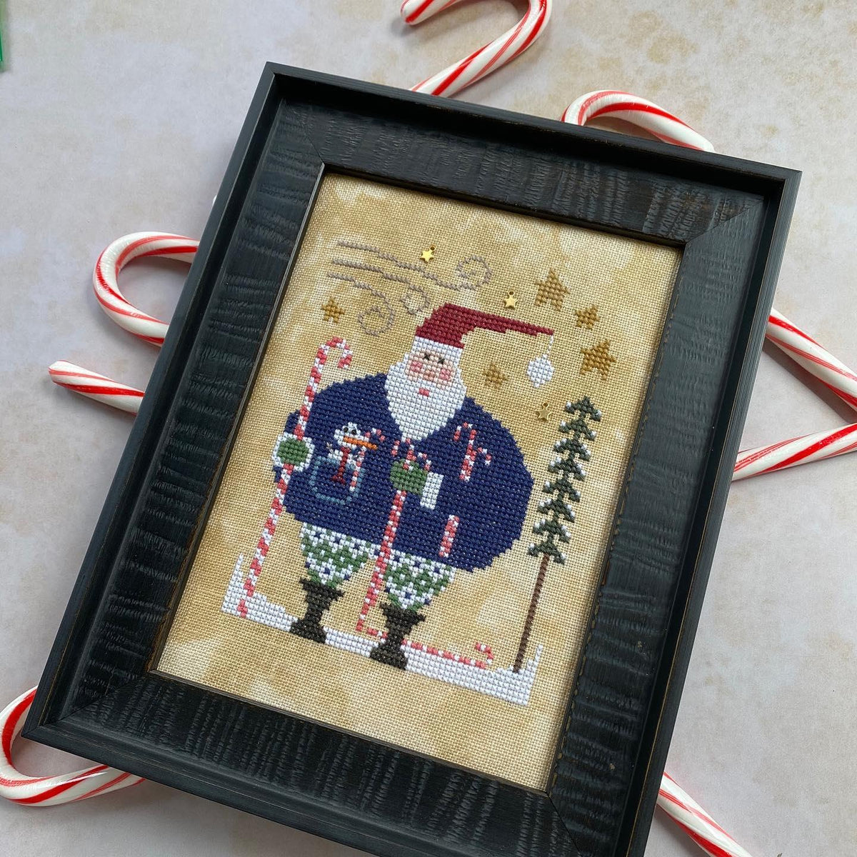 WEE SANTA 2020 by Heart in Hand Needleart