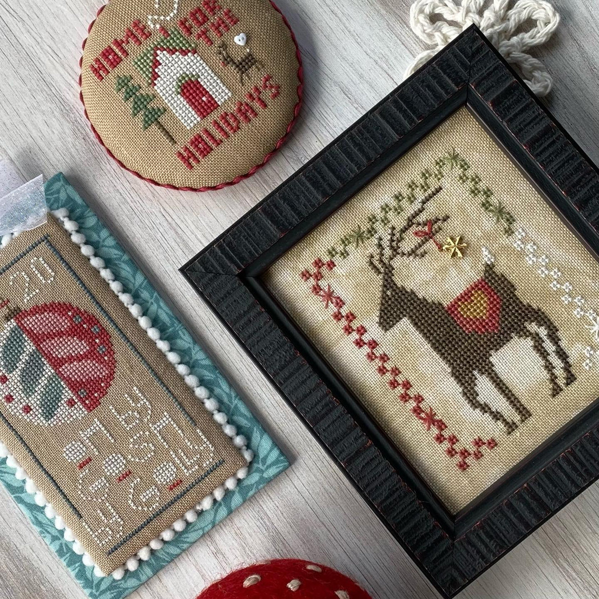 DAZZLIN' DEER by Heart in Hand Needleart