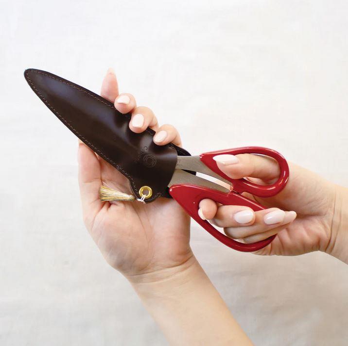 COHANA LARGE SCISSORS WITH LACQUER HANDLES AND GOLD TRIM