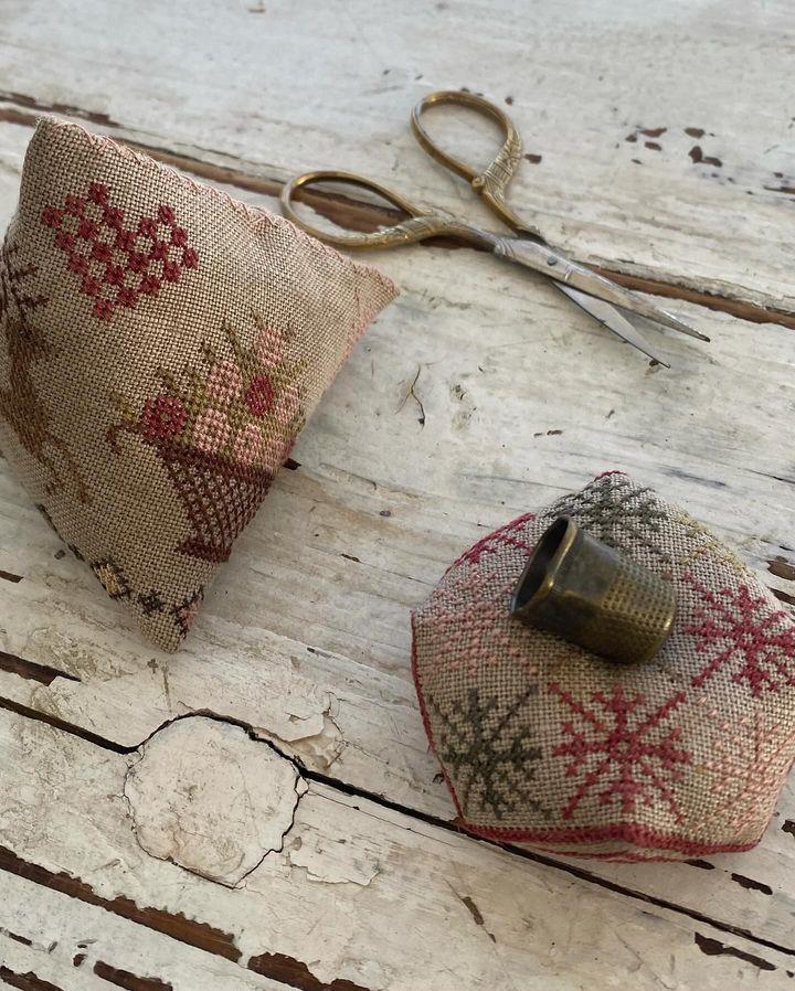 ROSE HILL FARM SAMPLER & PINKEEPS KIT - Stacy Nash Designs