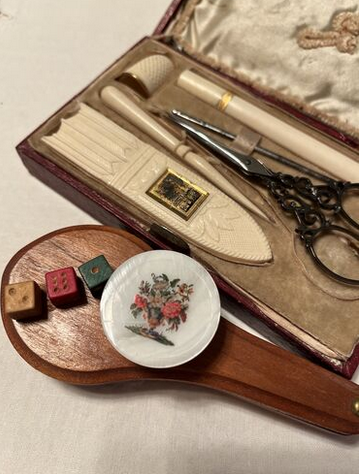 Mother of Pearl Needle Minder - Maison Choisel