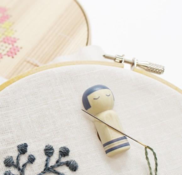 COHANA KOKESHI NEEDLE MINDER